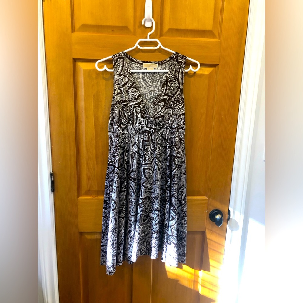 3 for $ 15 Michael’s Kors brown and white size 6 sleeveless dress